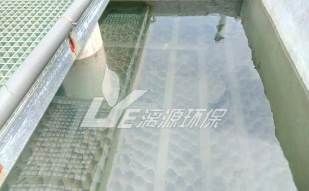 隨著工業(yè)污水排放的增加，工業(yè)水處理行業(yè)逐漸發(fā)展，工業(yè)污水處理設(shè)備在一定程度上緩解了工業(yè)污水給環(huán)境帶來的壓力。漓源環(huán)保小編和大家聊一聊工業(yè)污水處理設(shè)備價格是多少？